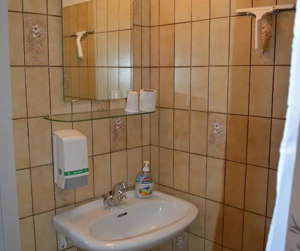 E4 Hotell 2*