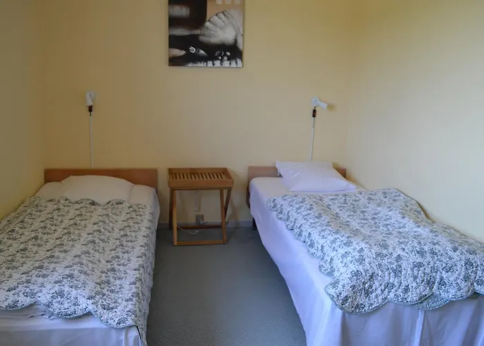 Hotell E4 2*